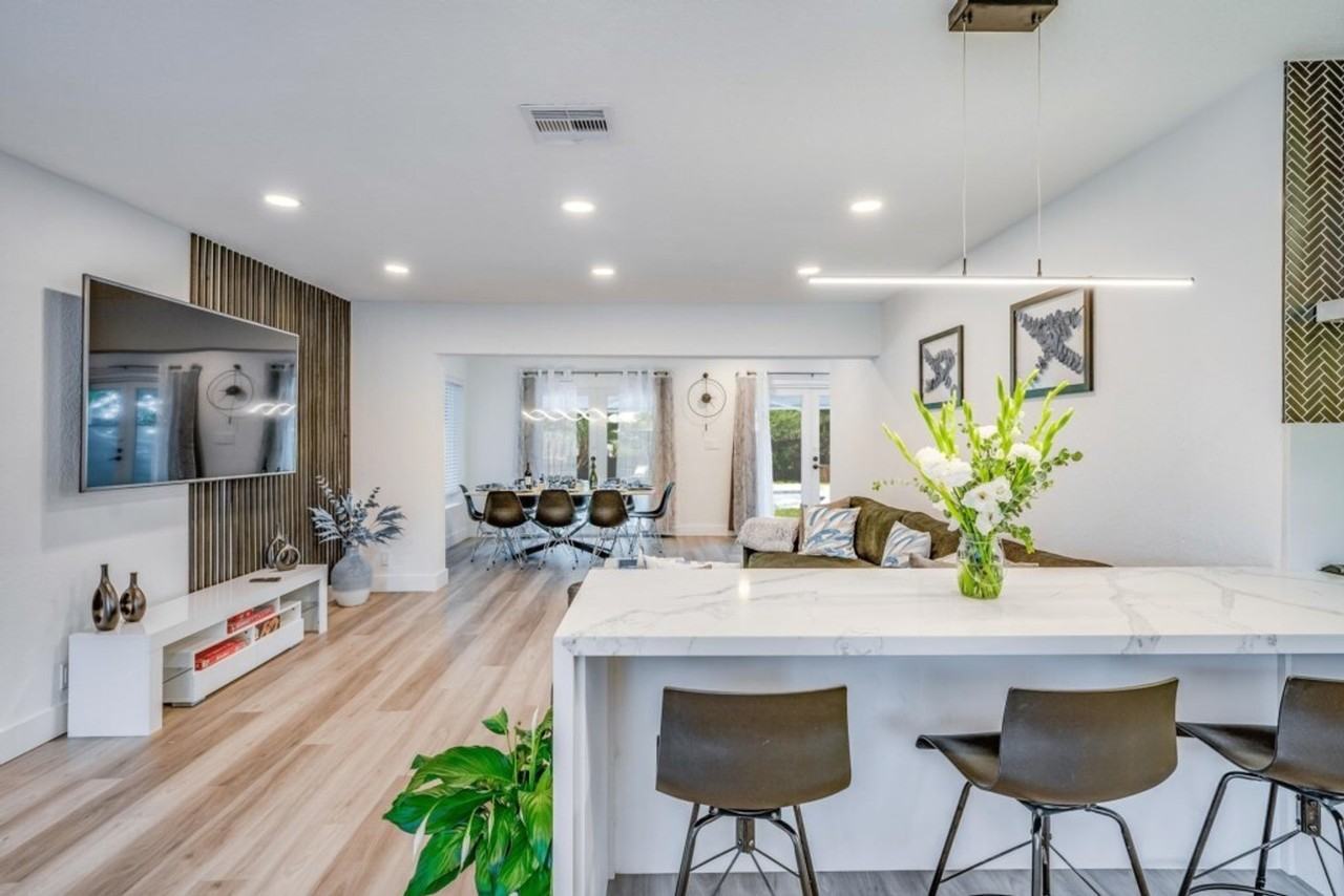 834 Sw 14th Ct #1287065P - Photo 4 of 50