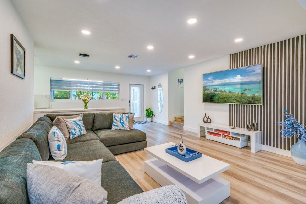 834 Sw 14th Ct #1287065P - Photo 6 of 50