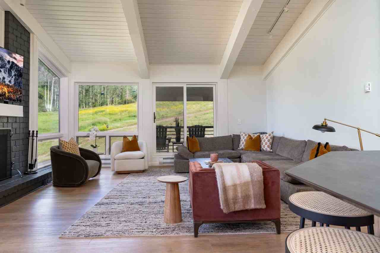 360 Wood Rd #1339914P - Photo 2 of 36