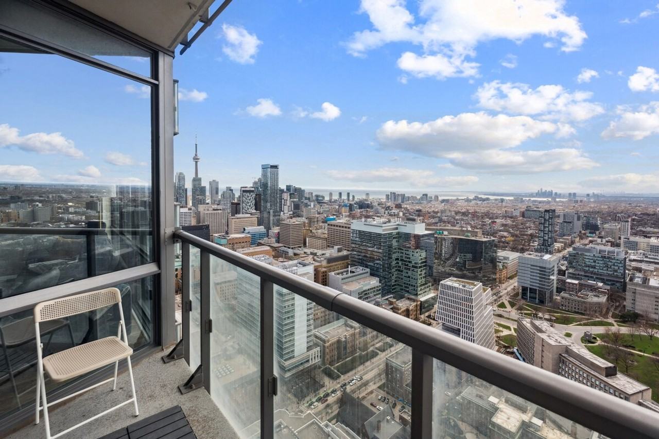 832 Bay Street - Photo 3 of 17