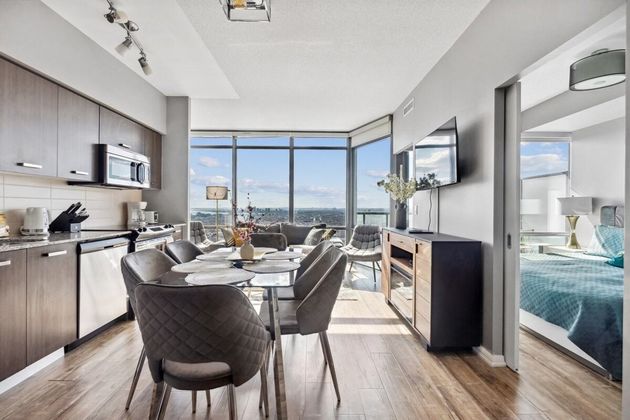 832 Bay Street - Photo 5 of 17