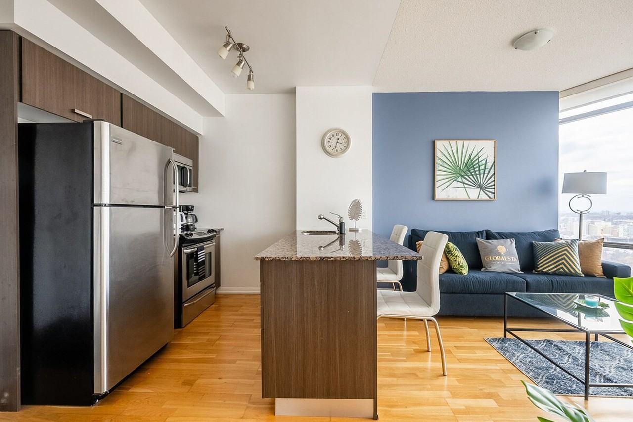 832 Bay Street - Photo 7 of 20