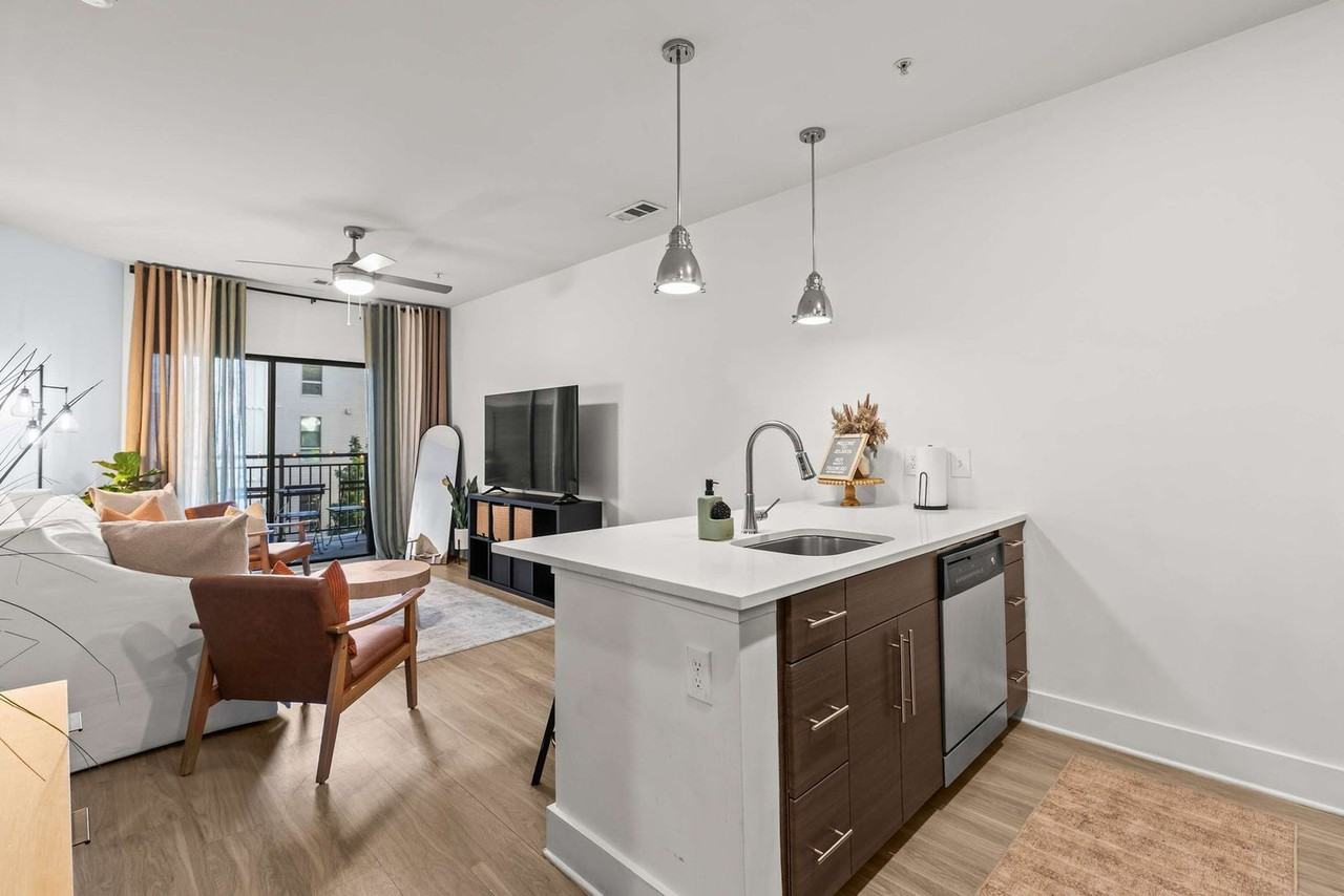 455 14th Street Northwest - Photo 5 of 35