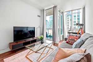 featured image of 231 Fort York Blvd