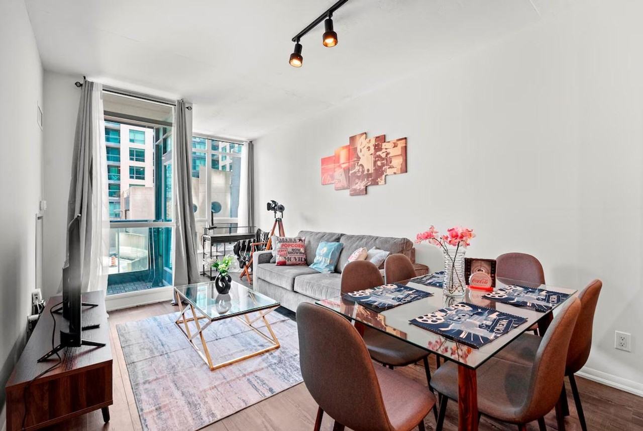 231 Fort York Blvd #1346008P - Photo 2 of 19