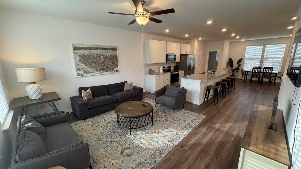 149 Roxanne Dr #1344212P - Photo 3 of 18