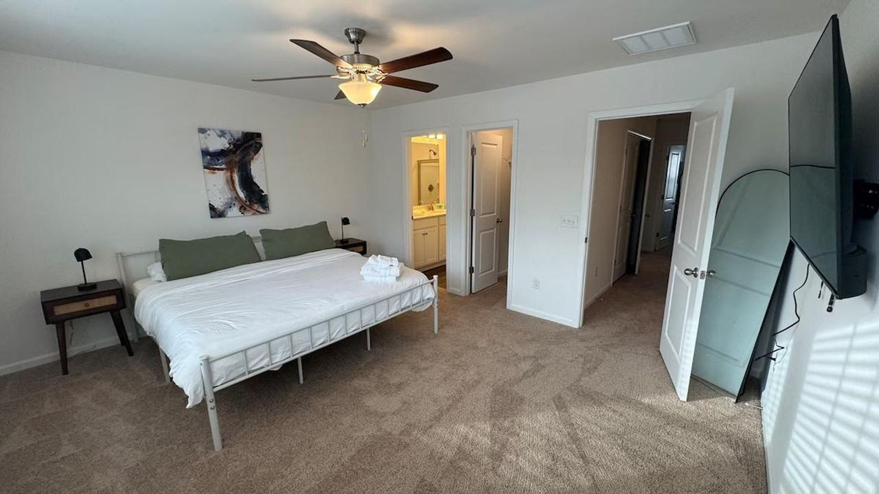 149 Roxanne Dr #1344212P - Photo 5 of 18