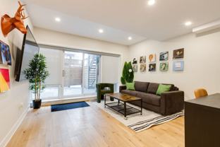 1520 Avenue Des Pins Ouest - Photo 1 of 1