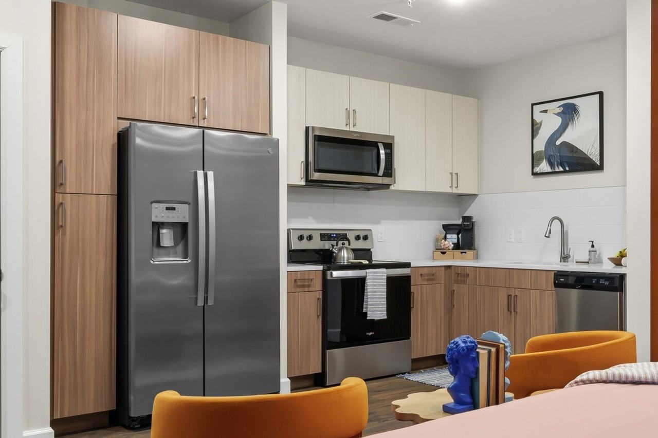 641 Division St #1351409P - Photo 5 of 19