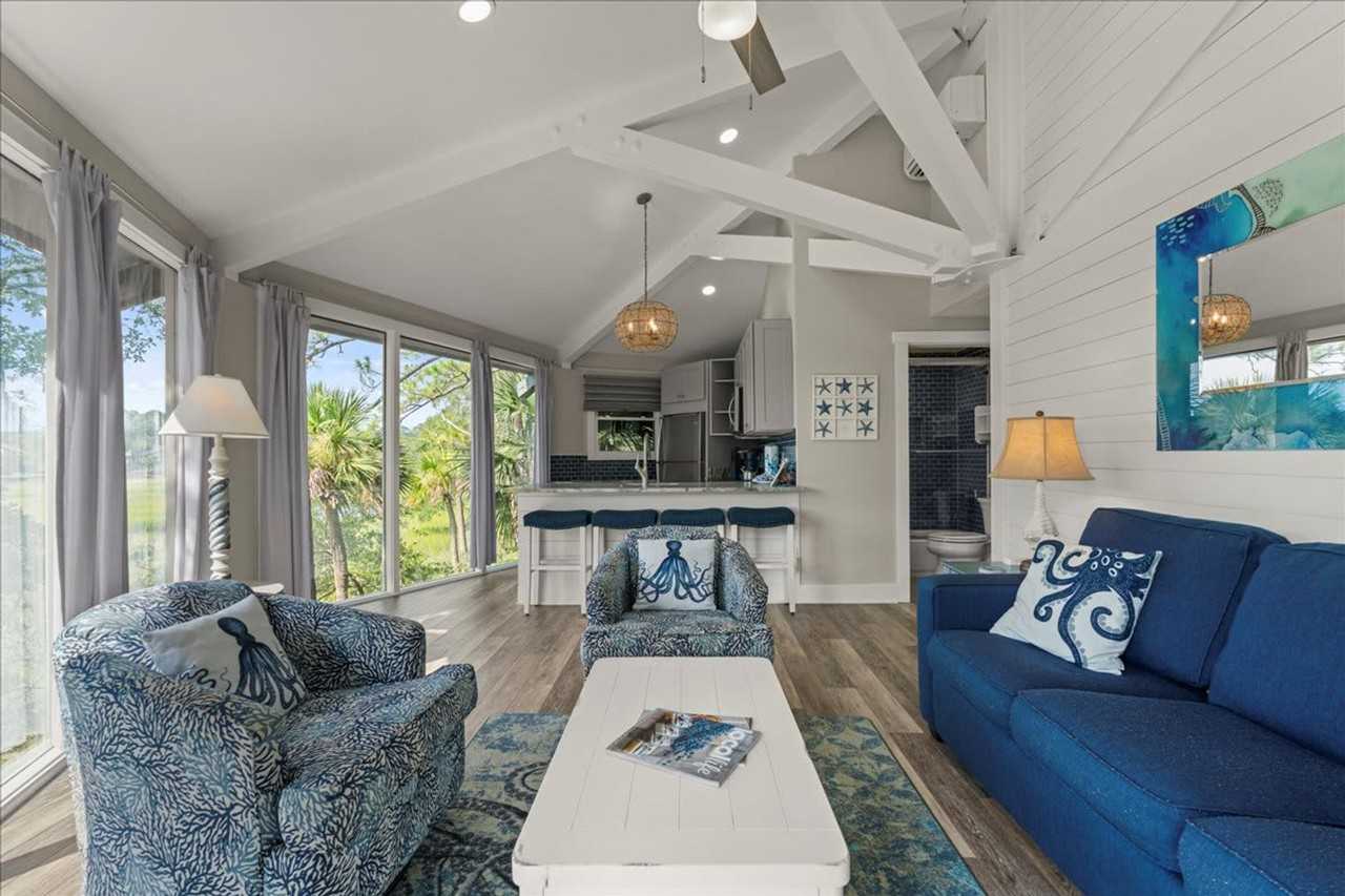 2041 Deer Island Rd #1351744P - Photo 3 of 34