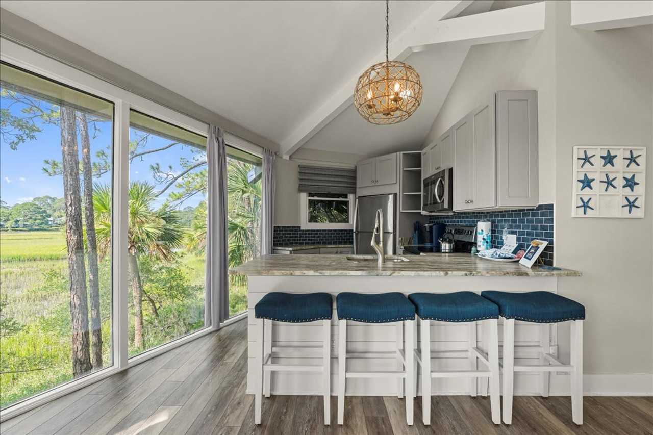 2041 Deer Island Rd #1351744P - Photo 7 of 34