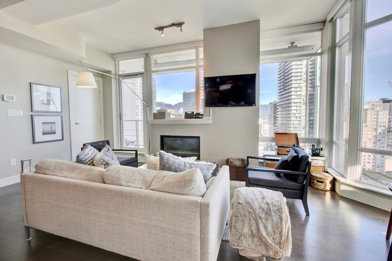 565 Smithe St #1345518P - Photo 2 of 40