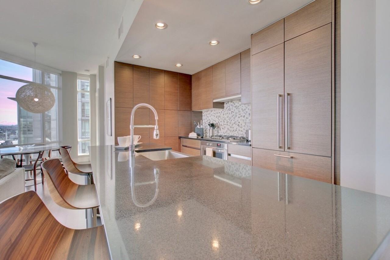 565 Smithe St #1345518P - Photo 4 of 40