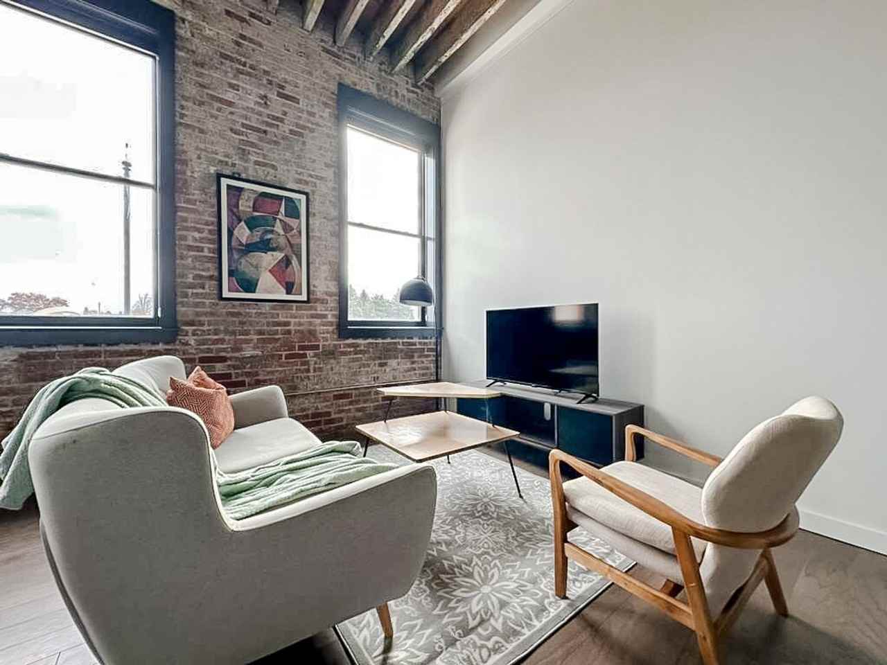 403 W 4th St N #1352442P - Photo 2 of 26