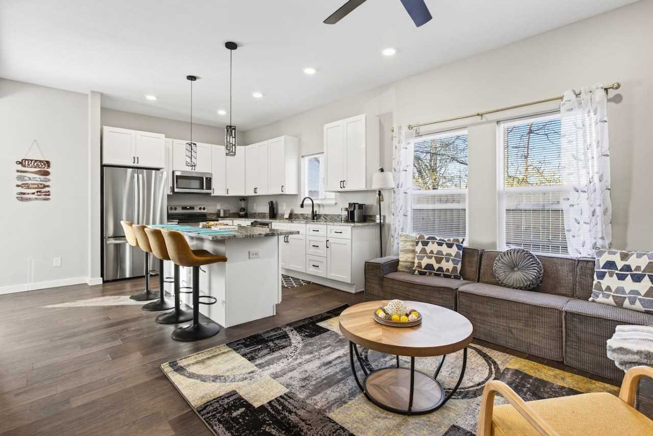 518 Prospect St #1353834P - Photo 3 of 50