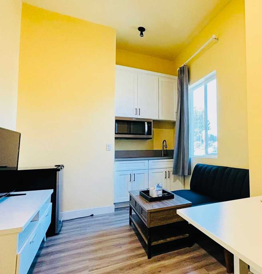 4094 Hamilton Ave #1354371P - Photo 3 of 8