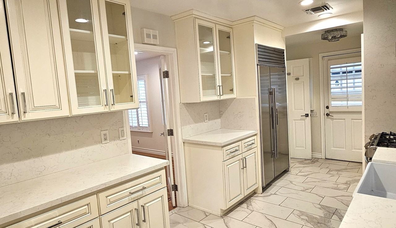 12039 Weddington Street - Photo 6 of 37