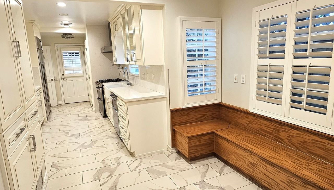 12039 Weddington Street - Photo 7 of 37