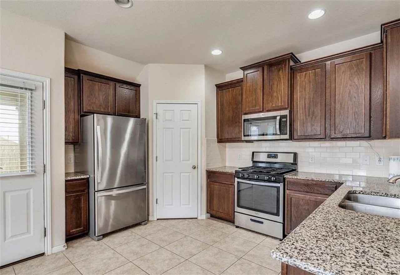 104 Beech Creek Lane - Photo 3 of 14