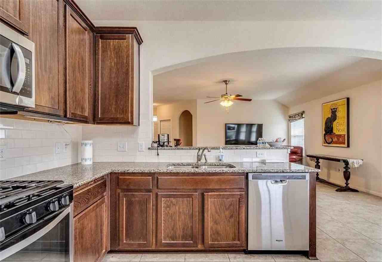 104 Beech Creek Lane - Photo 6 of 14