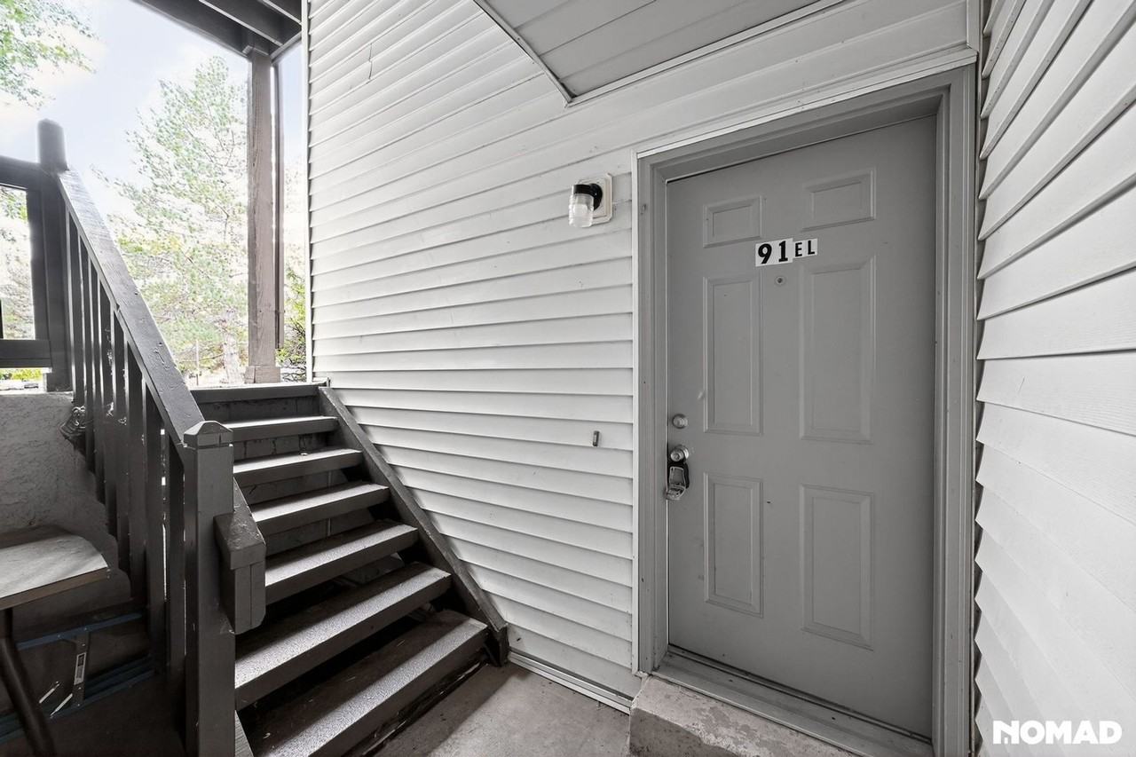 17403 E Mansfield Ave - Photo 2 of 32