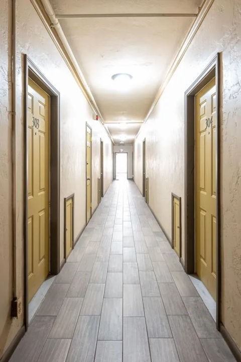 108 South Gramercy Place #109 - Photo 2 of 10