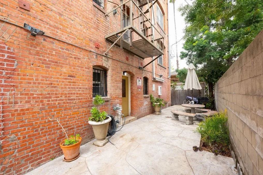 108 South Gramercy Place #109 - Photo 7 of 10