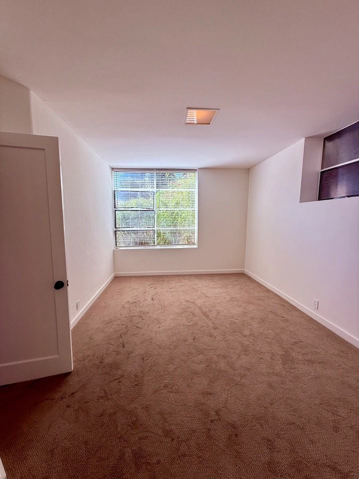 1615 Rendall Place #1617 - Photo 7 of 10