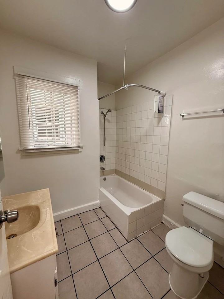 1325 Fedora Street #8 - Photo 7 of 7