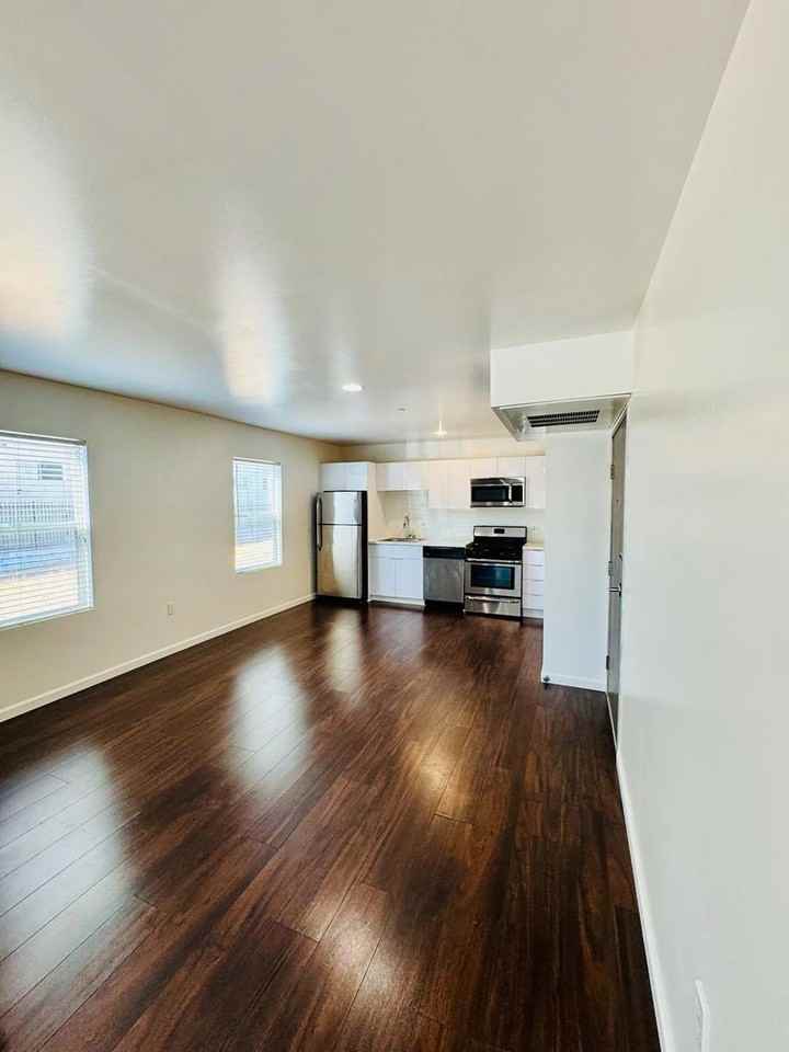 309 South Berendo Street #2 - Photo 5 of 8