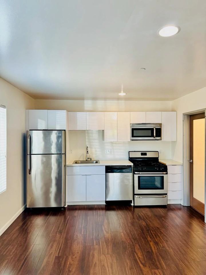 309 South Berendo Street #2 - Photo 6 of 8