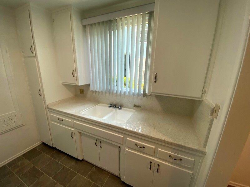 11598 Gateway Boulevard #2 - Photo 5 of 10