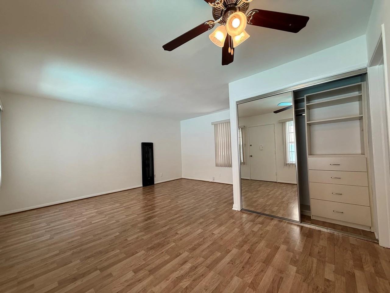 1127 5th Street #4 - Photo 4 of 15