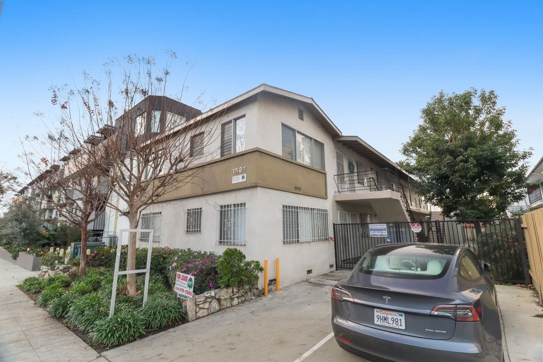 1521 Beloit Avenue #10 - Photo 2 of 13