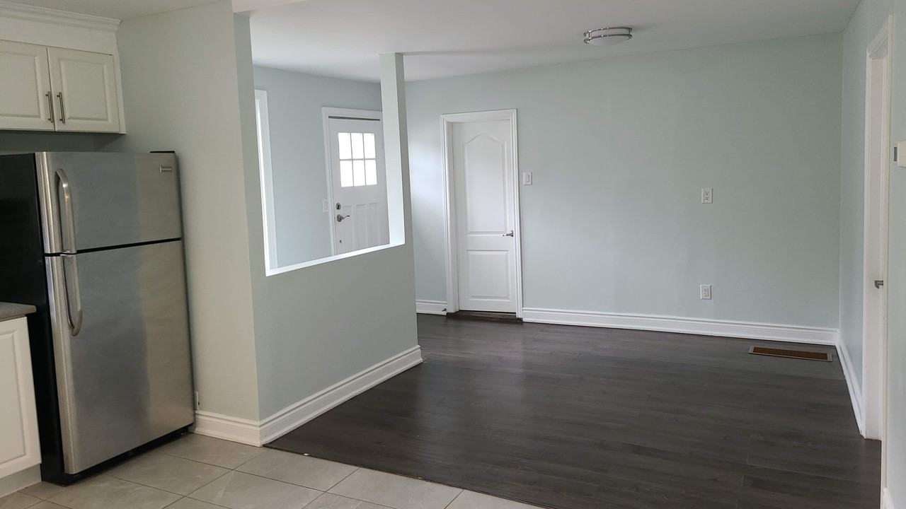 13 Hampstead Place #1 - Photo 5 of 21