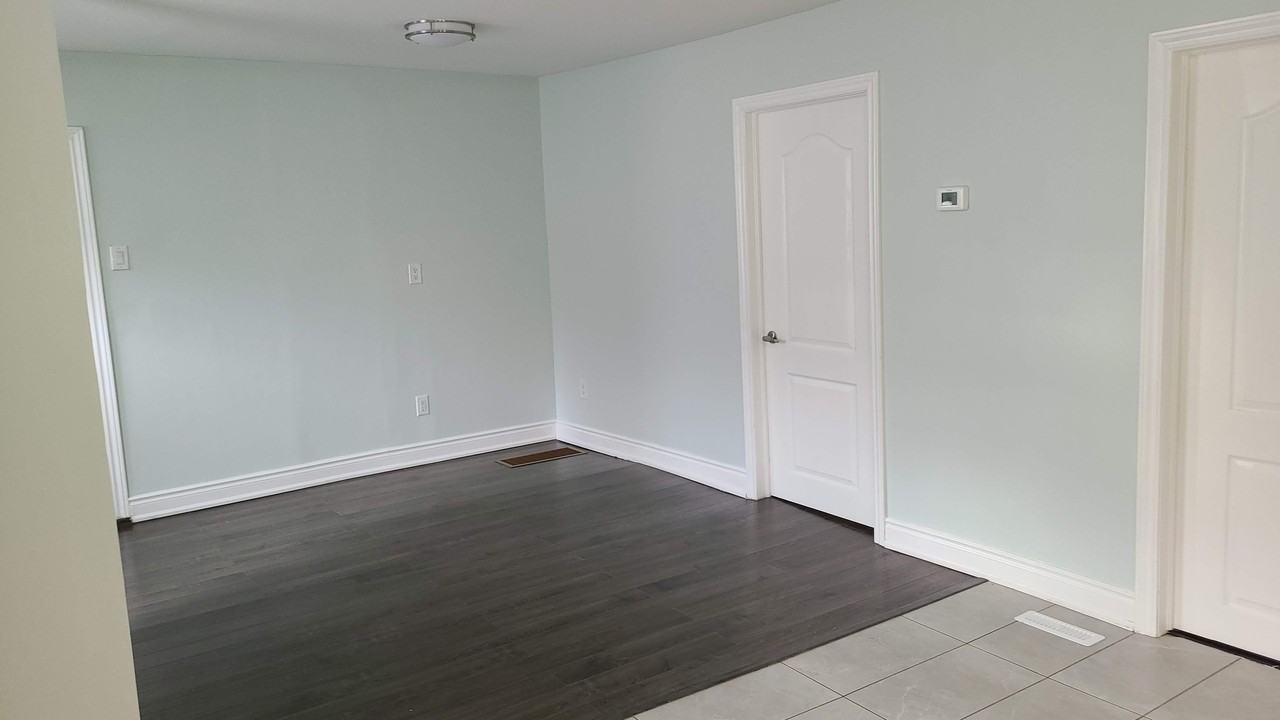 13 Hampstead Place #1 - Photo 6 of 21