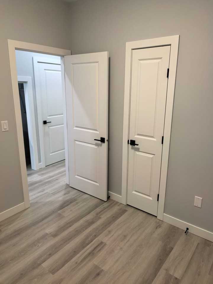 1138 Rosemount Avenue - Photo 6 of 13