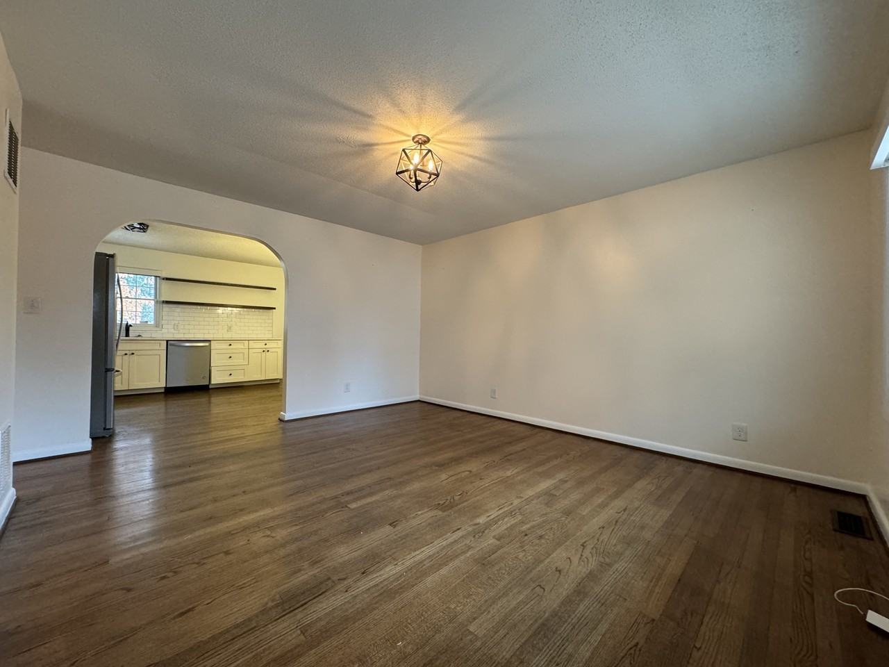 1267 Tredwell Dr - Photo 3 of 23