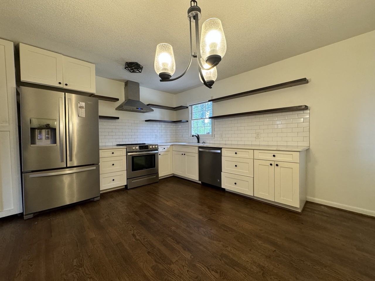 1267 Tredwell Dr - Photo 6 of 23