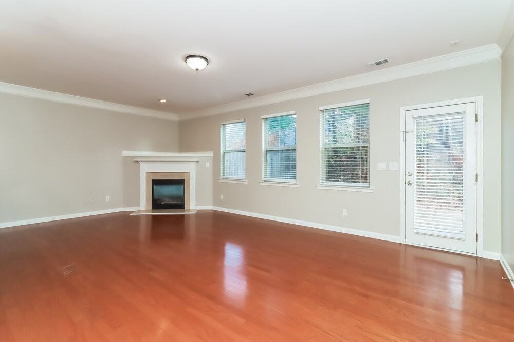 206 Shaw Dr - Photo 5 of 18