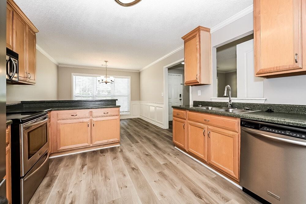 350 Madison Ave - Photo 6 of 18