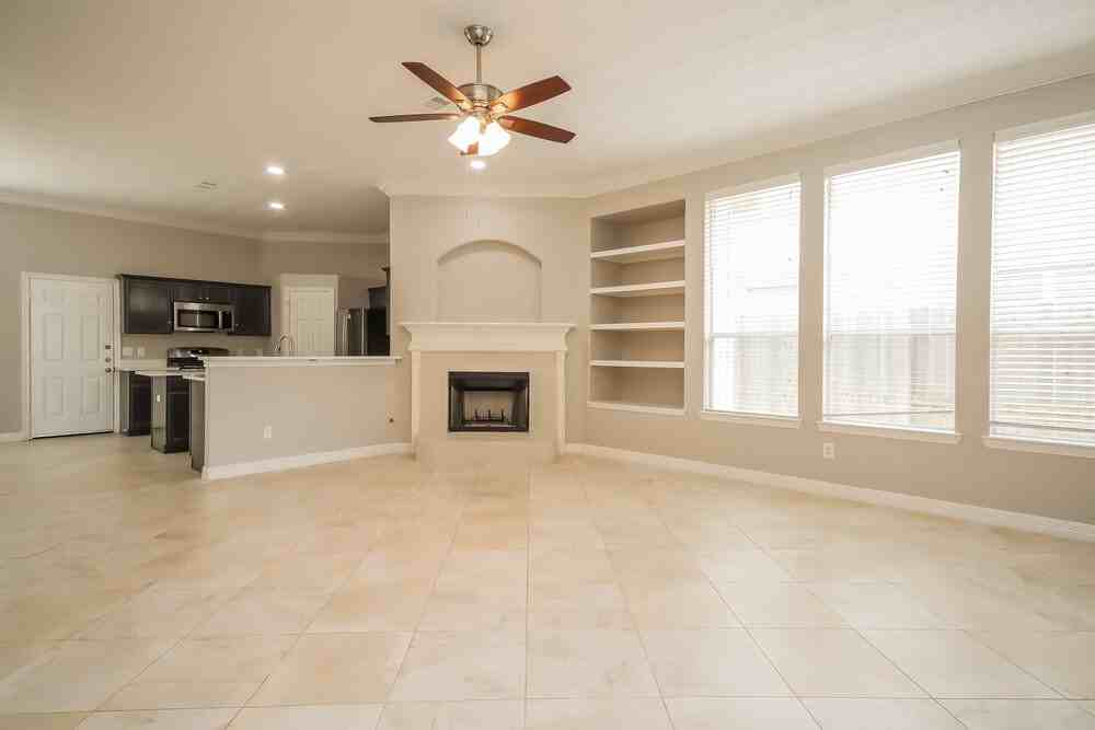 19033 Hammer Ln - Photo 5 of 20