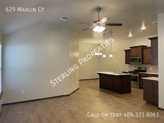 629 Marlin Ct - Photo 3 of 33