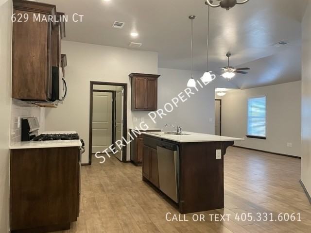 629 Marlin Ct - Photo 7 of 33