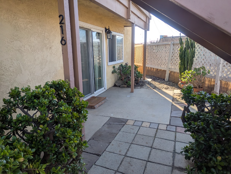 216 Melrose Dr - Photo 2 of 42