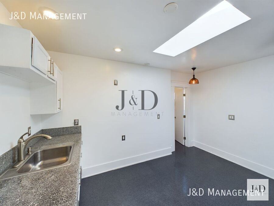 2126 Mission Ave #B - Photo 6 of 18