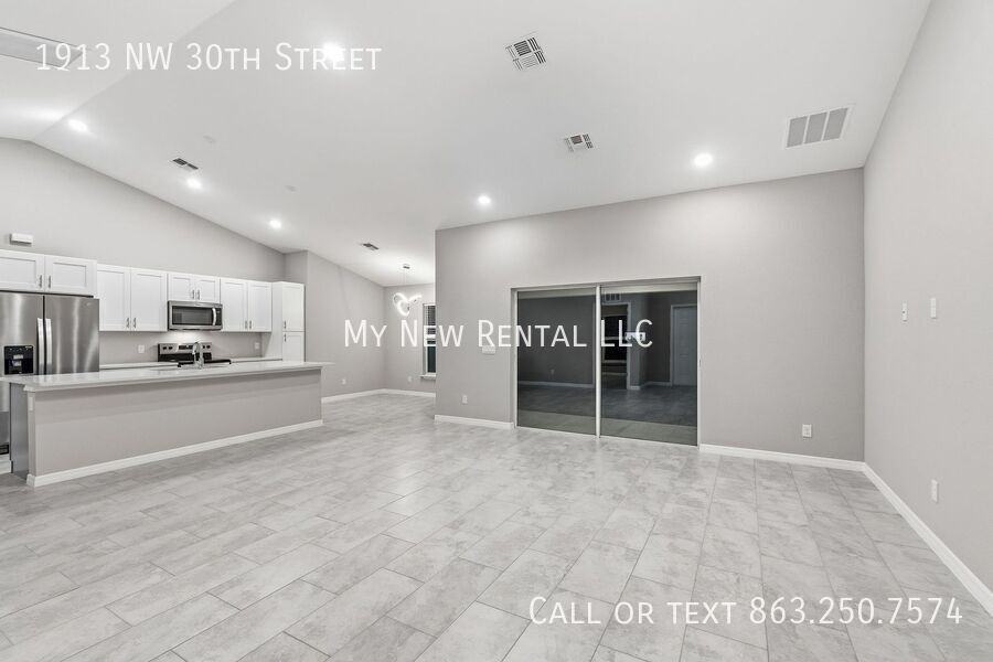 1913 Northwest 30th Street - Photo 3 of 35