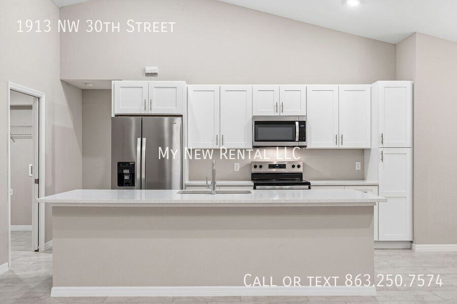 1913 Northwest 30th Street - Photo 4 of 35