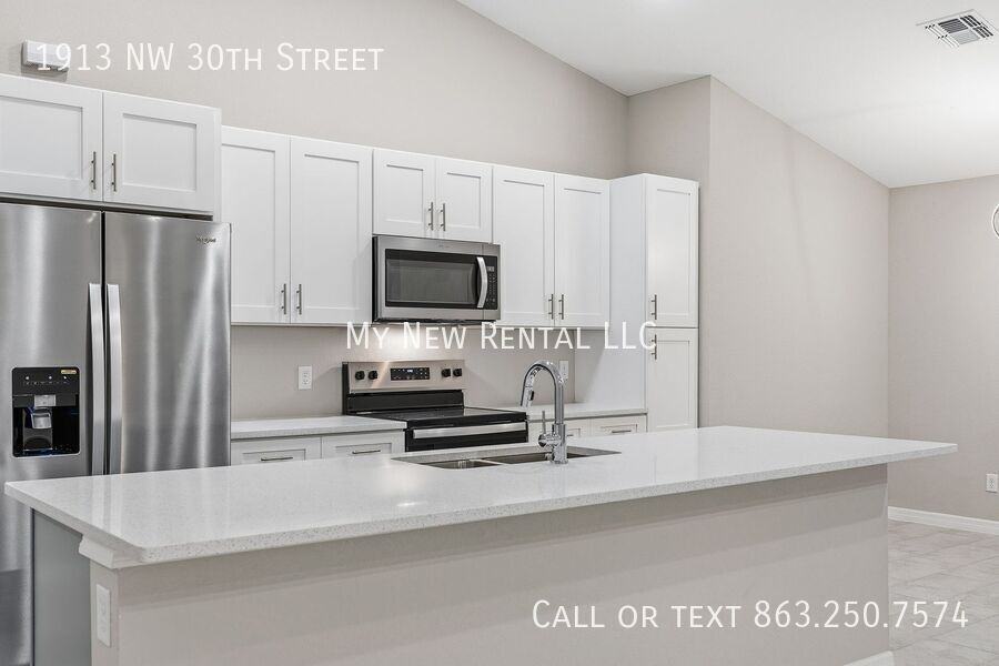 1913 Northwest 30th Street - Photo 7 of 35