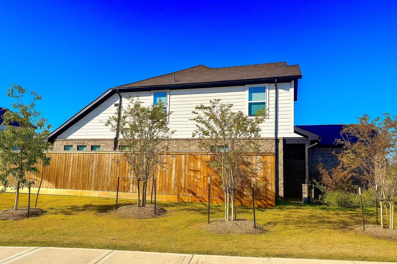 9638 Lily Vista Ln #9638 - Photo 4 of 30